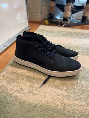 Timberland Men's Navy Blue Chukka Boots with White Sole